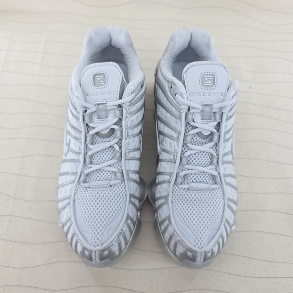 Nike Womens Shox TL Pure Platinum Metallic Silver Shoes Sneakers AR3566-003 Sz 8 - Picture 3 of 10